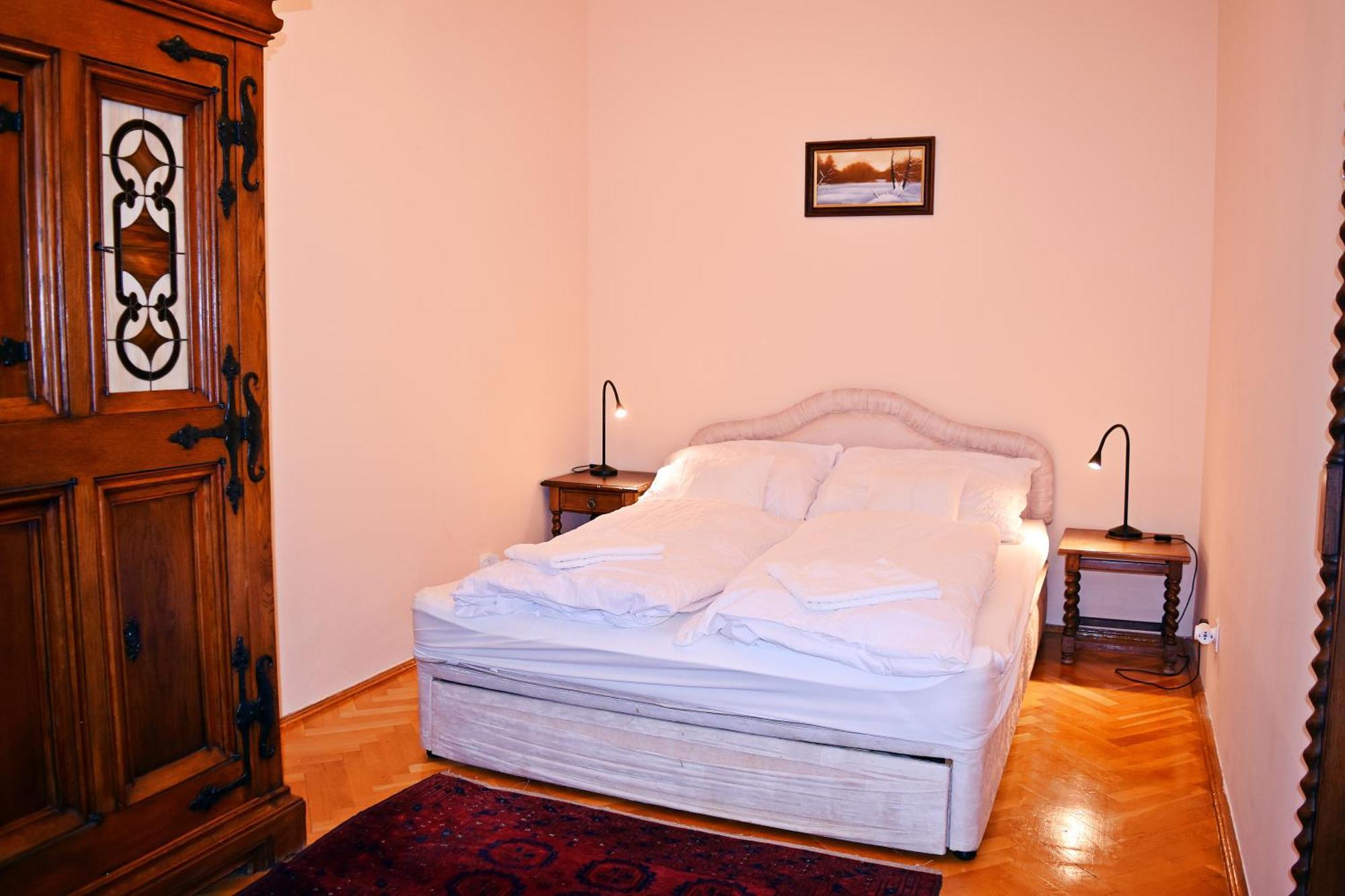 Belvarosi Classic Apartman 85 Square Meters Szombathely Bagian luar foto