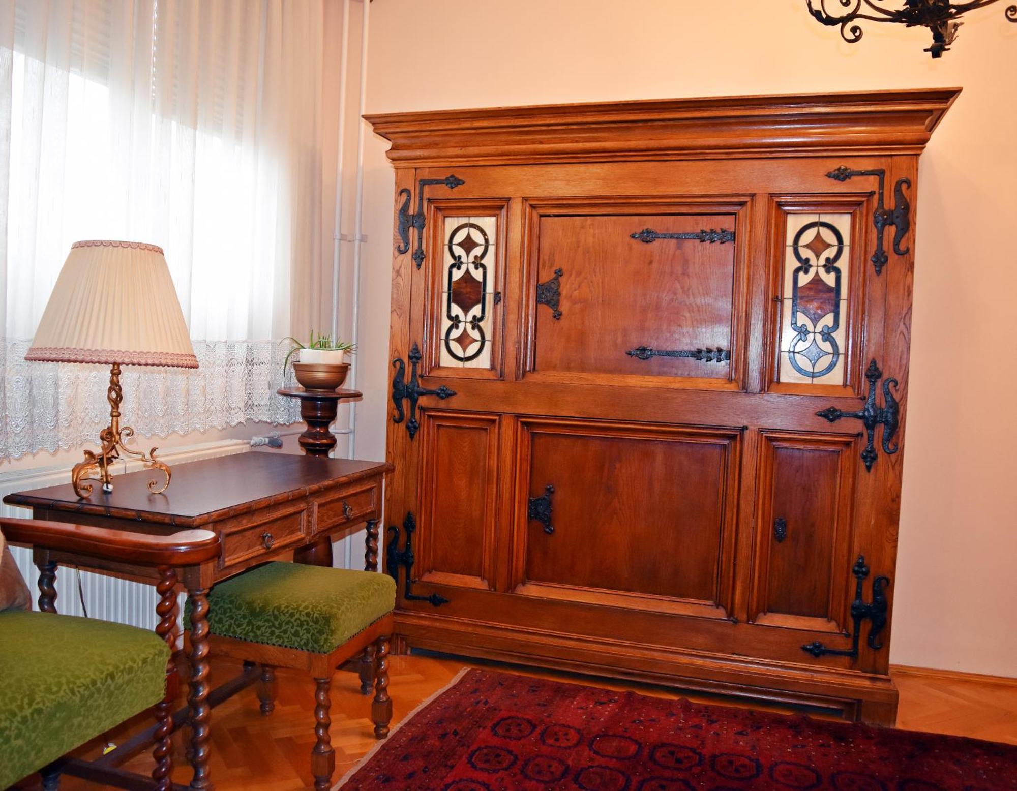 Belvarosi Classic Apartman 85 Square Meters Szombathely Bagian luar foto