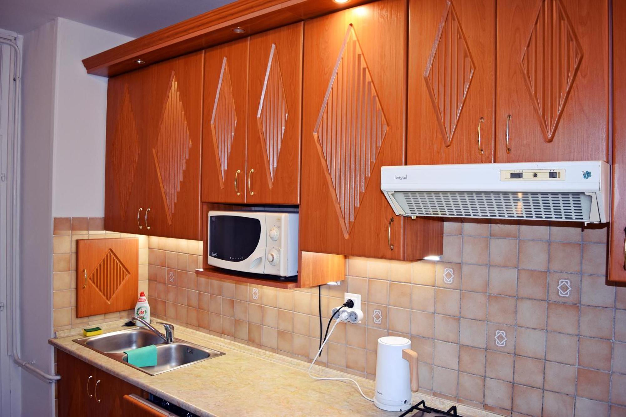 Belvarosi Classic Apartman 85 Square Meters Szombathely Bagian luar foto