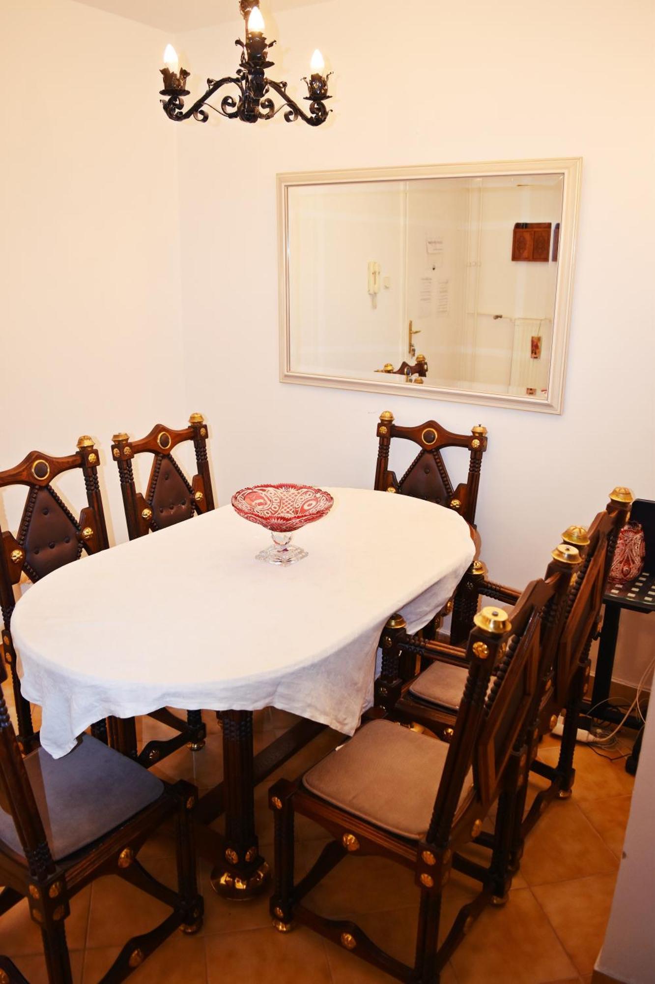 Belvarosi Classic Apartman 85 Square Meters Szombathely Bagian luar foto